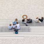 THM_StudisSitzendVonOben_Till Schurmann